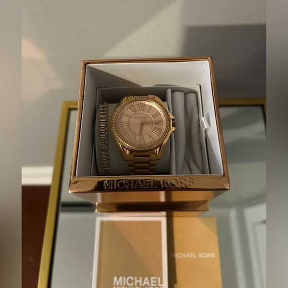 Michael Kors- Kaycie Pavé Rose Gold-Tone Watch - Picture 7 of 8